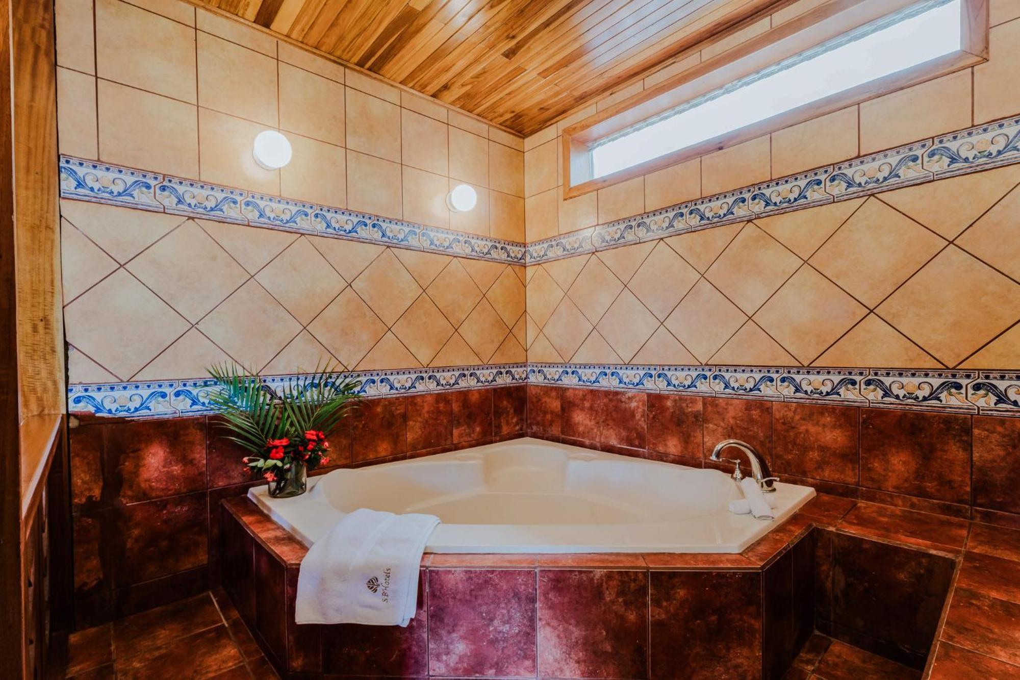 Hotel Heliconia - Монте-Верде Экстерьер фото